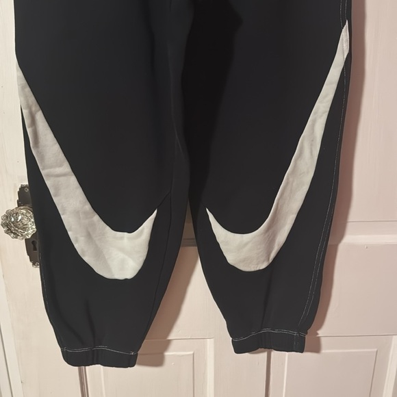 Nike Sportswear Swoosh Easy Fleece Women's Jogger Size Small - Picture 2 of 7